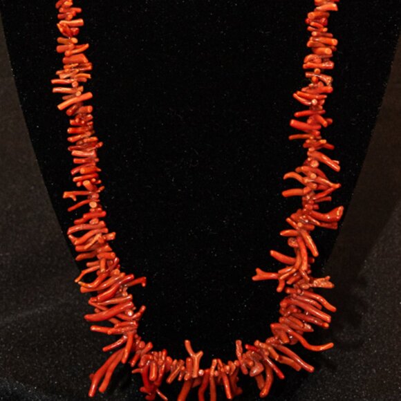 Vintage Red Branch Coral 18" Necklace - Picture 2 of 4